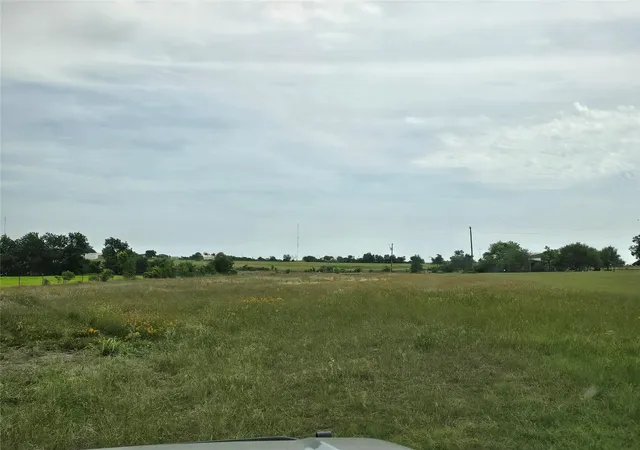Photo 2 of House for sale at 1401 Cr 144, Jarrell, TX 76537 | MLS# 3965128 | Listing updated on 2026-05-29