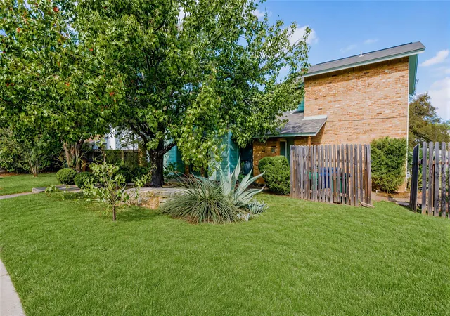 2nd image of 3222 Tamarron Blvd, Austin, TX 78746