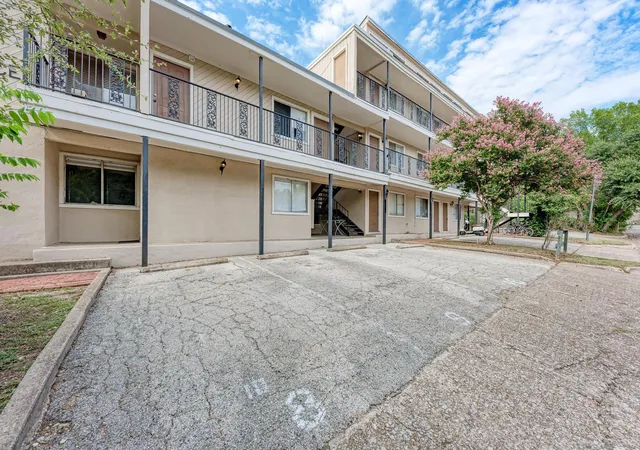 2nd image of 1010 W 23 St #11, Austin, TX 78705 | MLS# 4800391