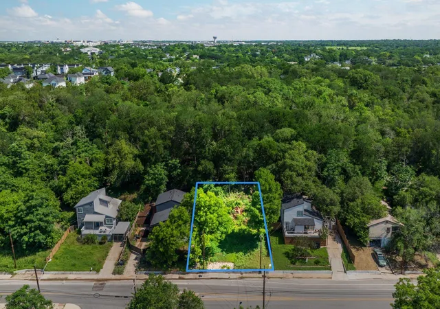 Photo 1 of Land for sale at 3600 Oak Springs Dr, Austin, TX 78721 | MLS# 6011777 | Listing updated on 2026-05-28