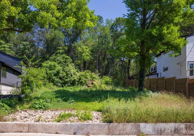 Photo 3 of Land for sale at 3600 Oak Springs Dr, Austin, TX 78721 | MLS# 6011777 | Listing updated on 2026-10-10