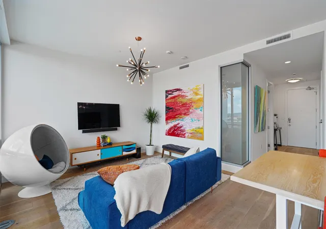 3rd image of 222 W Ave, Austin, TX 78701
