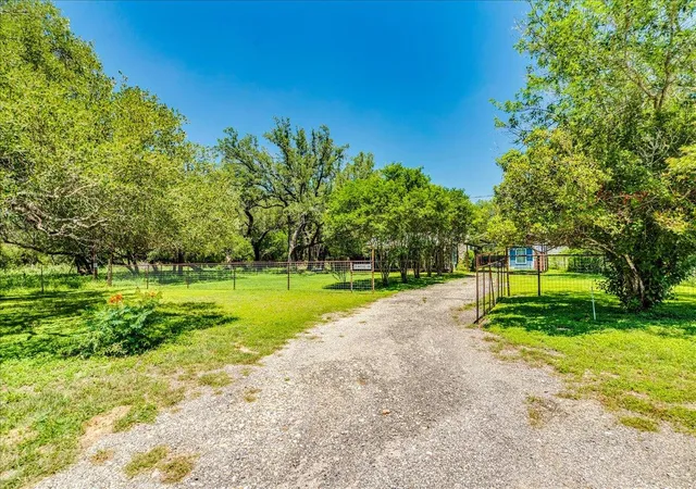 Homes for sale in Dale, TX | 170 Whitetail Ln, Dale, TX 78616 | MLS# 5494403