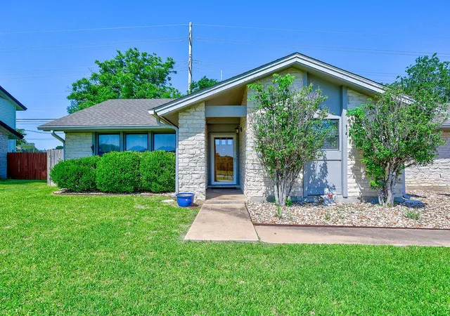 3rd image of 1002 Deep Wood Dr, Round Rock, TX 78681 | MLS# 4051474