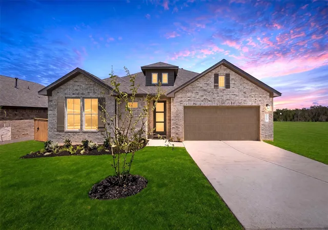 Photo 1 of Single family home for sale at 131 Maravillas Crk Ln, Bastrop, TX 78602 | MLS# 3887329 | Listing updated on 2026-08-23