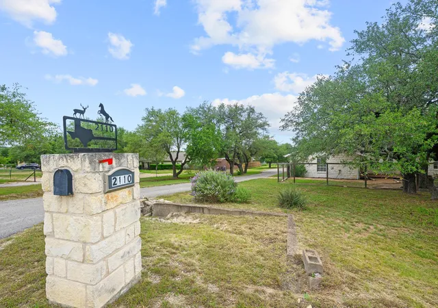4th image of 2110 Spring Valley Dr, Dripping Springs, TX 78620 | MLS# 4102226