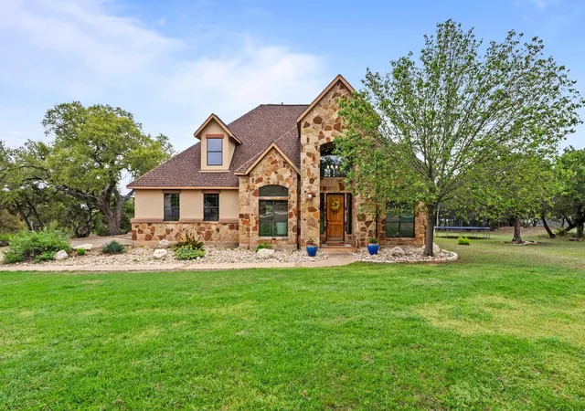 Photo 3 of Single family home for sale at 8211 Moon Rise Trl, Jonestown, TX 78645 | MLS# 9522177 | Listing updated on 2026-08-30