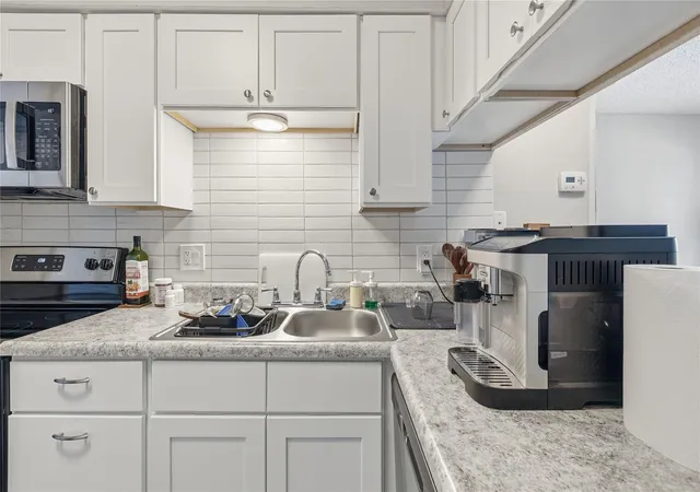 4th image of 2801 Hemphill Park #A303, Austin, TX 78705 | MLS# 8576714