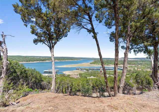 3rd image of 6203 Lakeshore Dr, Lago Vista, TX 78645 | MLS# 8146449