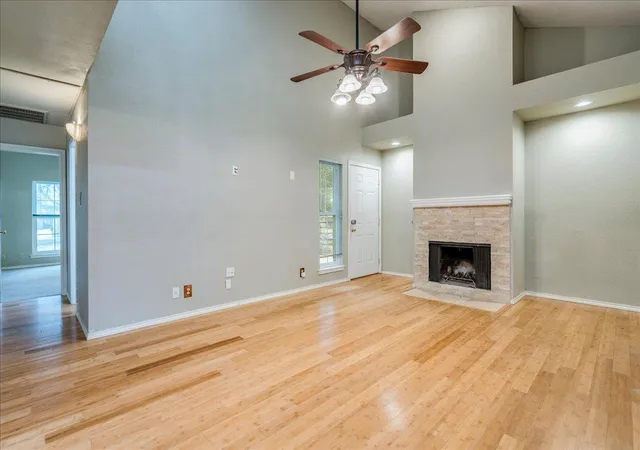 Listing Photo 4 - Condo for sale in building located at 3809 Spicewood Springs Rd, Austin, TX 78759 - Unit #127