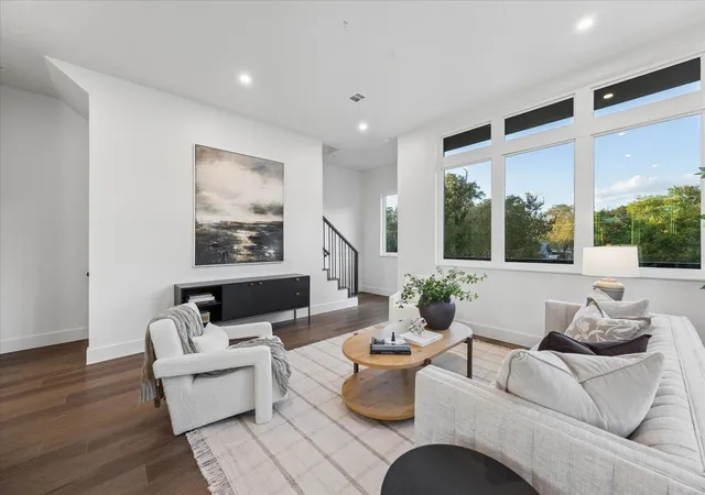 Listing Photo 3 - Condo for sale in building located at 4101 Menchaca Rd, Austin, TX 78704 - Unit #205