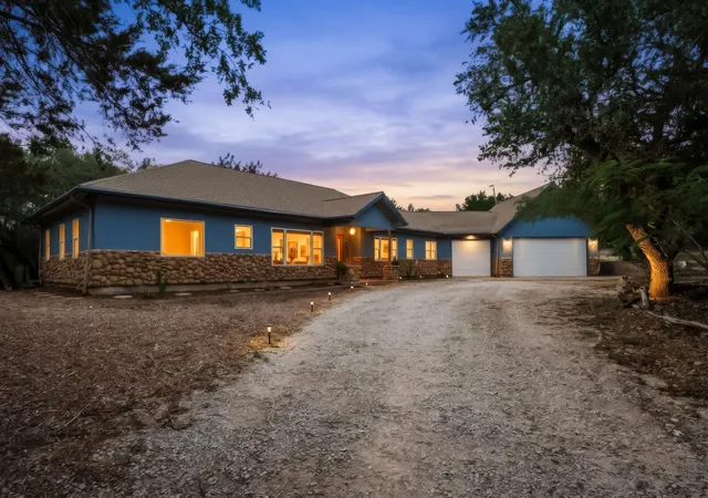 Photo 1 of Single family home for sale at 200 Vista W Ranch Rd, Dripping Springs, TX 78620 | MLS# 9182352 | Listing updated on 2026-06-11