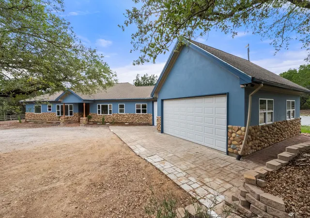 Photo 3 of Single family home for sale at 200 Vista W Ranch Rd, Dripping Springs, TX 78620 | MLS# 9182352 | Listing updated on 2026-06-11