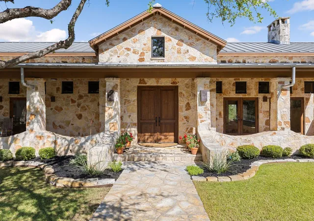 Photo 4 of House for sale at 8101 Fm 3237, Driftwood, TX 78619 | MLS# 1569706 | Listing updated on 2026-05-14