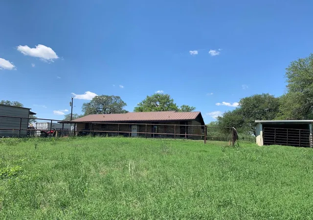 5th image of 133 Clearfork Rd, Lockhart, TX 78644 | MLS# 9886299
