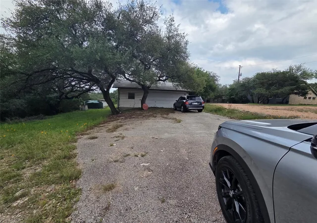 Homes for sale in Spicewood, TX | 25408 Cove Dr, Spicewood, TX 78669 | MLS# 8525220