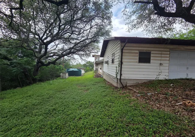 Homes for sale in Spicewood, TX | 25408 Cove Dr, Spicewood, TX 78669 | MLS# 8525220