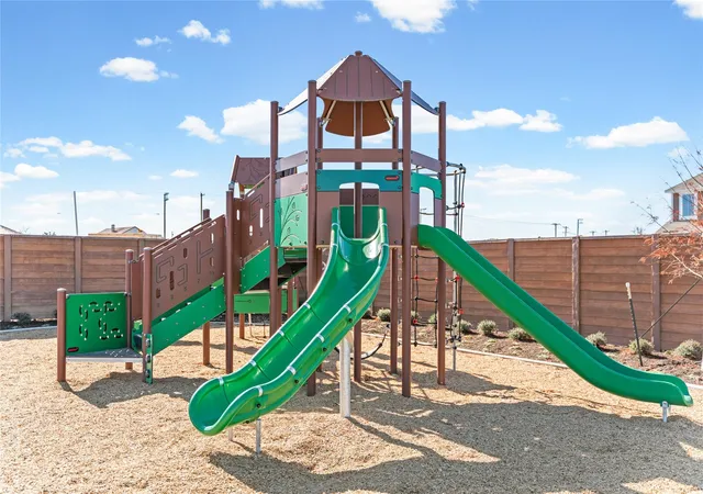 Photo 11 of Sale Pending at 309 Carmel Cyn Trl, Jarrell, TX 76537 | MLS# 7848441 | Listing updated on 2026-06-12