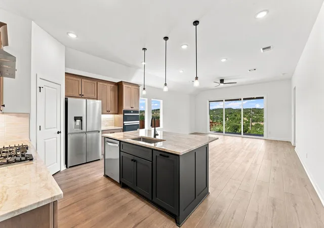 Photo 2 of Single family home for sale at 6916 Cliff Rose Dr, Spicewood, TX 78669 | MLS# 9780405 | Listing updated on 2026-08-20