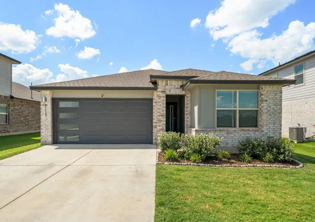 Photo 2 of Single family home for sale at 1117 Tipton St, Georgetown, TX 78633 | MLS# 5814638 | Listing updated on 2026-09-29