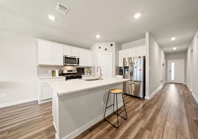 Photo 3 of Single family home for sale at 1117 Tipton St, Georgetown, TX 78633 | MLS# 5814638 | Listing updated on 2026-09-29