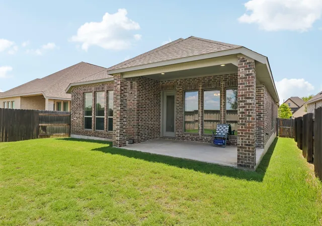 2nd image of 112 Chinaberry Bnd, Bastrop, TX 78602 | MLS# 1902398