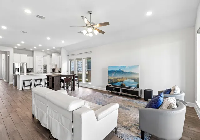 3rd image of 112 Chinaberry Bnd, Bastrop, TX 78602 | MLS# 1902398