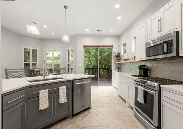 5th image of 3814 Ridgelea Dr, Austin, TX 78731