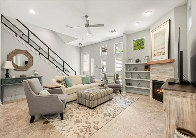 3rd image of 3814 Ridgelea Dr, Austin, TX 78731