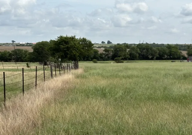 5th image of 700 County Road 330 Rd, Granger, TX 76530 | MLS# 1691591