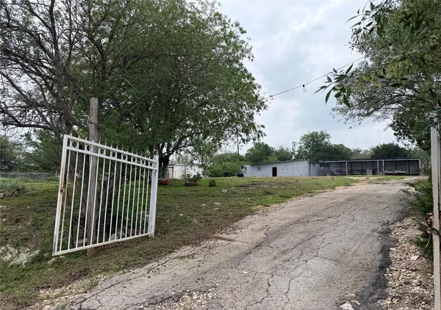 Homes for sale in Kyle, TX | 207 Cresthill Cswy, Kyle, TX 78640 | MLS# 2507158