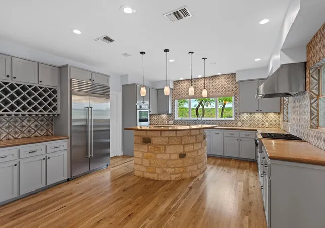 Photo 4 of House for sale at 100 Rainbow's End, Wimberley, TX 78676 | MLS# 8886983 | Listing updated on 2026-08-20