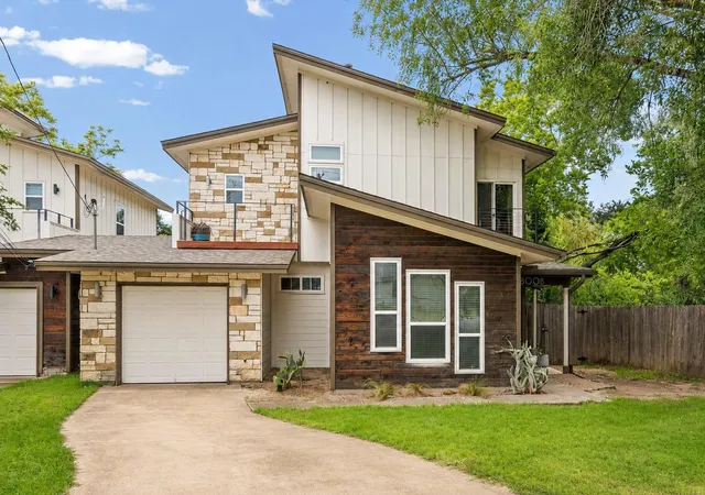 Photo 2 of Condo for sale at 1800 Webberville Rd #B, Austin, TX 78721 | MLS# 7926588 | Listing updated on 2026-09-15