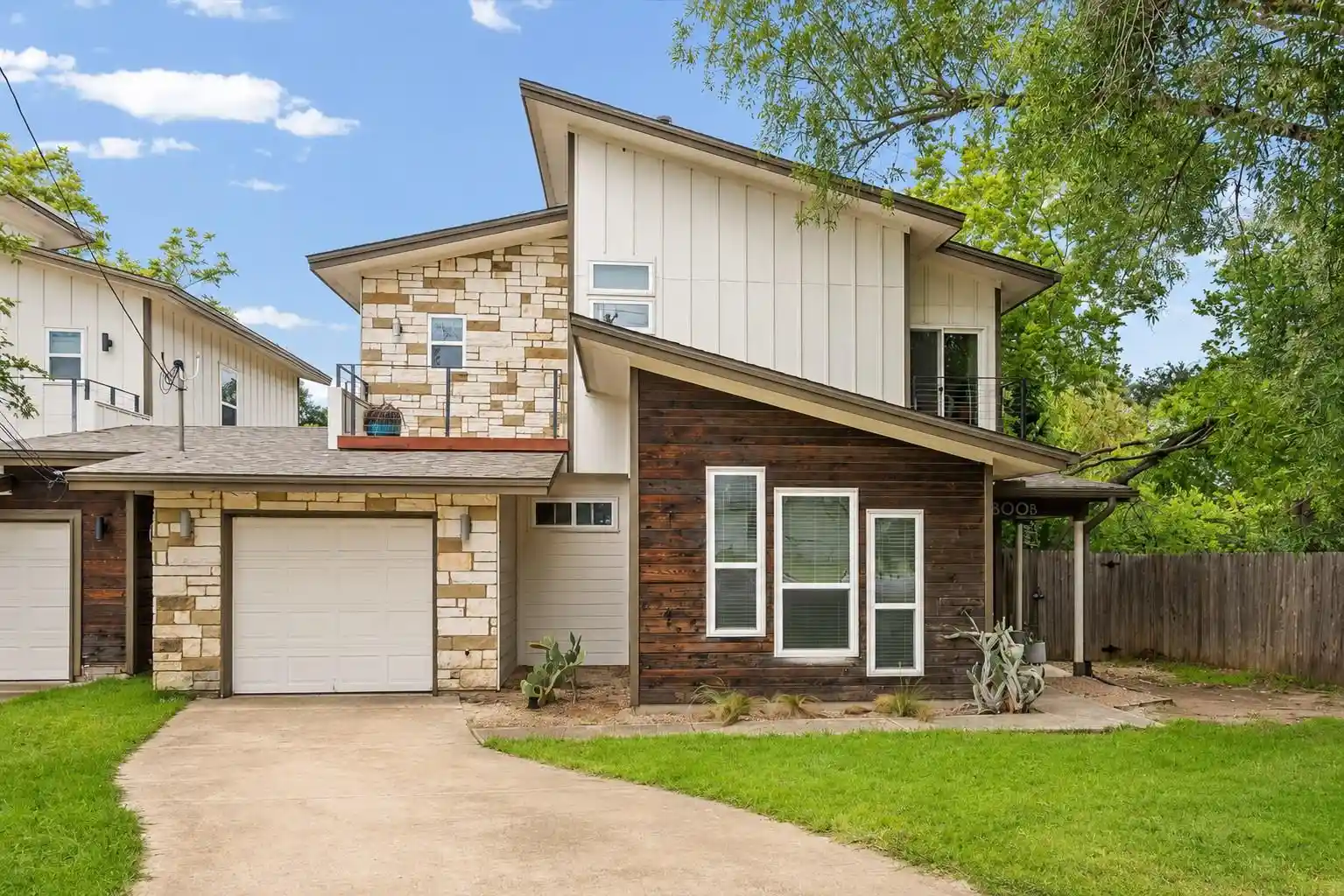 Listing Photo 2 - Condo for sale in 1800 Webberville Rd located at 1800 Webberville Rd, Austin, TX 78721 - Unit 1800 Webberville Rd