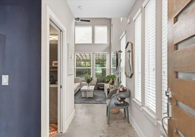 Listing Photo 5 - Condo for sale in building located at 1800 Webberville Rd, Austin, TX 78721 - Unit #B
