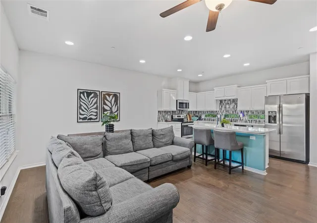 Homes for sale in Georgetown, TX | 208 Birch Oak Ln, Georgetown, TX 78628 | MLS# 3741296