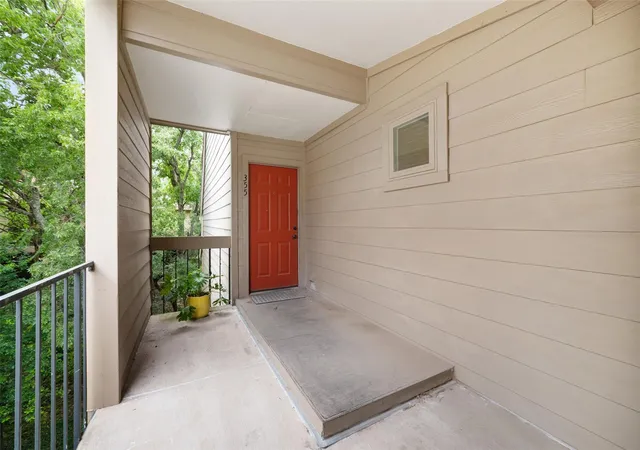 Photo 2 of Sale Pending at 1135 Barton Hills Dr #355, Austin, TX 78704 | MLS# 9375521 | Listing updated on 2026-08-29