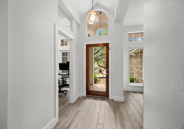 3rd image of 3607 Latimer Dr, Austin, TX 78732 | MLS# 6236126
