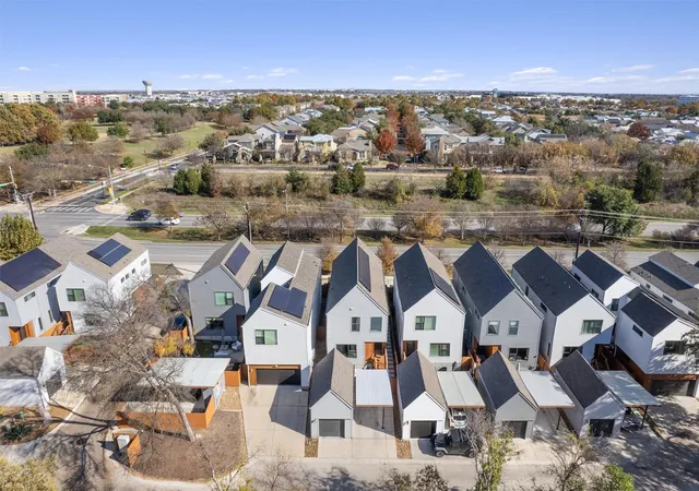 3rd image of 4020 Airport Blvd #7, Austin, TX 78722 | MLS# 8585100