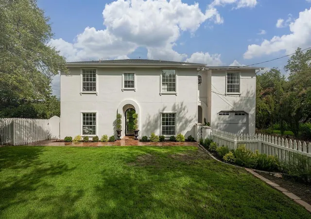 Photo 3 of Single family home for sale at 1604 Cliffwood Dr, Austin, TX 78733 | MLS# 6838640 | Listing updated on 2026-08-24