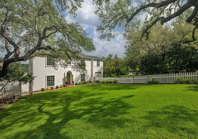 Photo 3 of Single family home for sale at 1604 Cliffwood Dr, Austin, TX 78733 | MLS# 6838640 | Listing updated on 2026-08-24