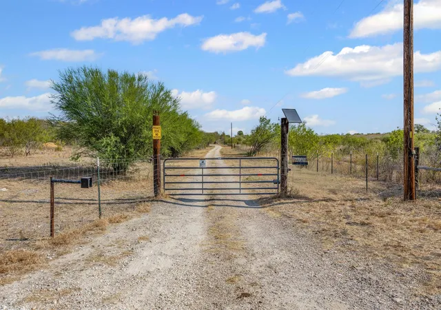 Land for sale at 13800 Hokanson Rd, Del Valle, TX 78617 | MLS# 6778007