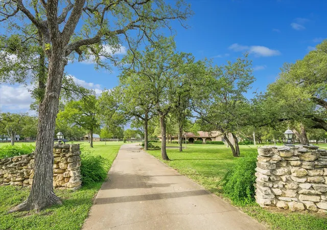 Photo 3 of Single family home for sale at 3910 Mcneil Dr, Austin, TX 78727 | MLS# 4148740 | Listing updated on 2026-09-01
