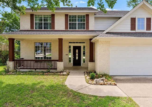 Single family home for sale at 11425 Sabinal Mesa Dr, Austin, TX 78739 | MLS# 5310902