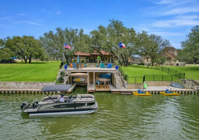 Homes for sale in Kingsland, TX | 178 Sleepy Oaks Dr, Kingsland, TX 78639 | MLS# 5419896