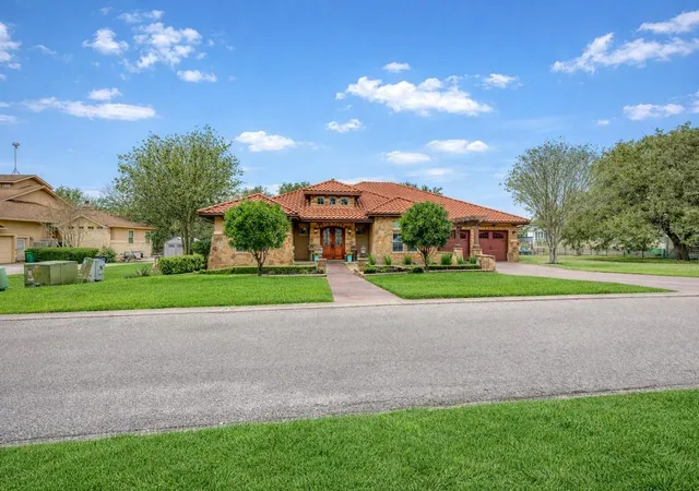 Homes for sale in Kingsland, TX | 178 Sleepy Oaks Dr, Kingsland, TX 78639 | MLS# 5419896