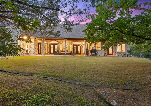 3rd image of 8121 Bluff Trl, Austin, TX 78737 | MLS# 6932067