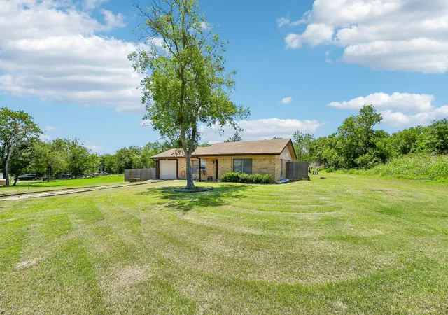 Photo 3 of Sale Pending at 101 Brown St, Elgin, TX 78621 | MLS# 4671606 | Listing updated on 2026-10-01