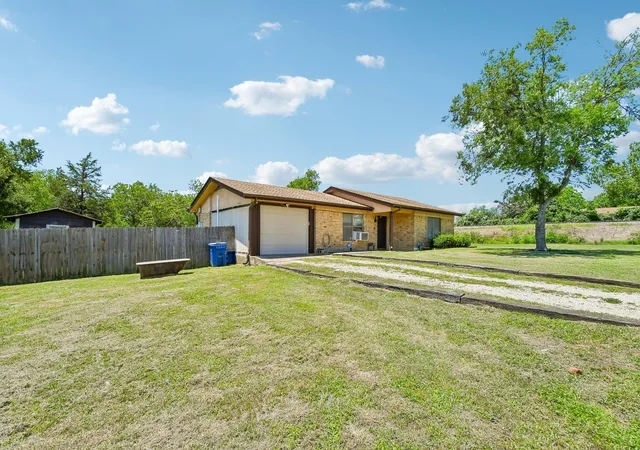 Photo 4 of Sale Pending at 101 Brown St, Elgin, TX 78621 | MLS# 4671606 | Listing updated on 2026-10-01