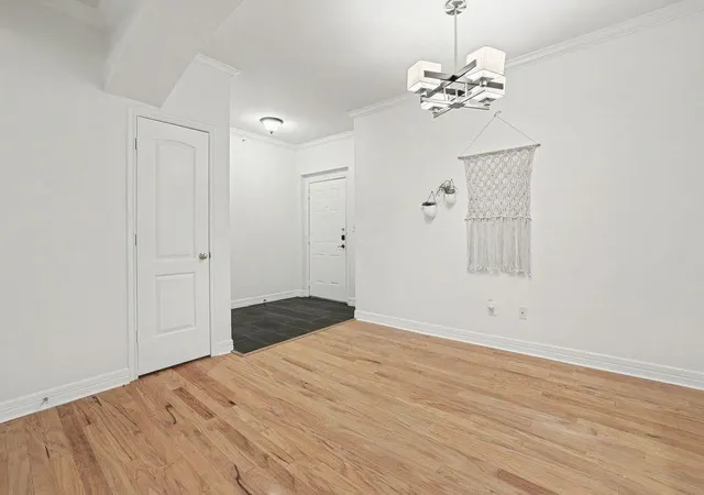 Listing Photo 5 - Condo for sale in building located at 9525 N Capital Of Tx Hwy, Austin, TX 78759 - Unit #636